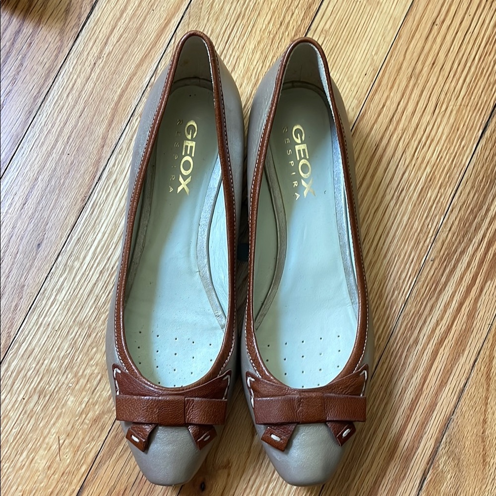 Geox Brown and Tan Leather Loafers with Bow Detail